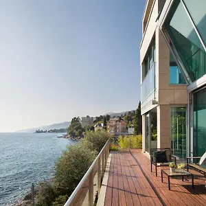 Arentz - Front Sea Apartment